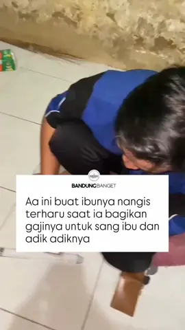 dapet Gajian pertama...buat  keluarga..bikin terharu...