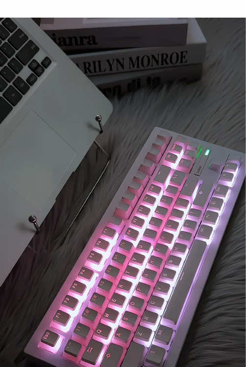 White keyboard,white charm,ride the trend!🤍🎮💀☠️ #mechanicalkeyboard #keyboard #fypシ゚viral #zornher #zh870 #fypシ #foryoupage #foryourpage #cool #asmr #fyp #customkeyboard #Froyou #trend 