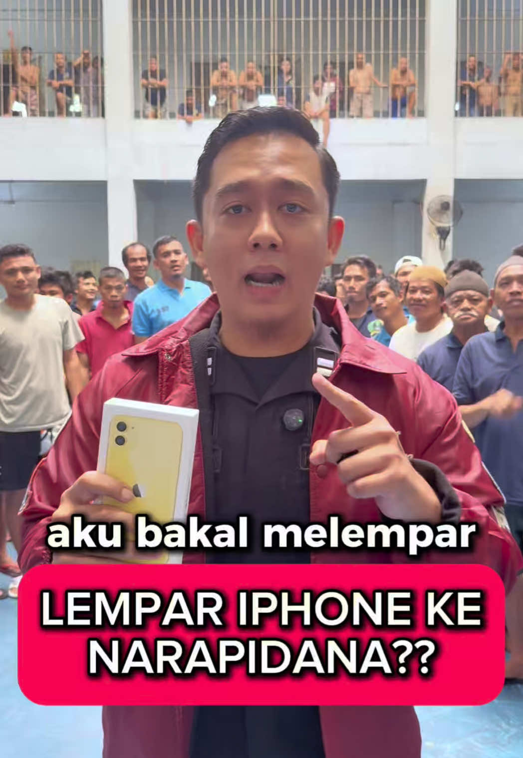 Lempar Iphone ke Warga Binaan?!! #wargabinaan #narapidana #tahanan #penjara #fyp 