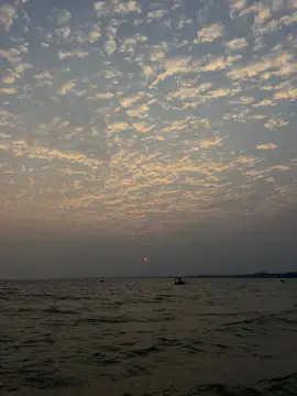 em cũng biết buồn mà