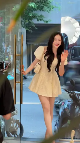 Hẹn cả nhà 5/12 cùng show Emerge của anh @Đỗ Long nhaaaa #NguyenNgocKieuDuy #HoahauQuocGiaVietNam #SenVang 