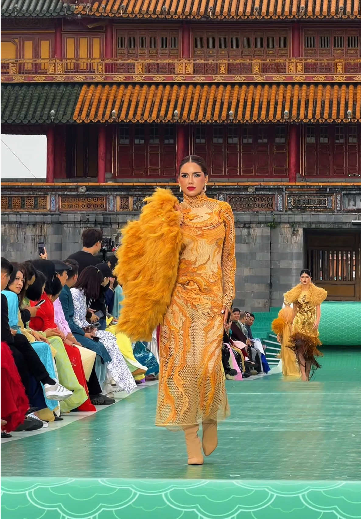 TOP 5 BEST CATWALK - Miss Cosmo Brazil - @Gabriela Borges 🇧🇷 #MissCosmo #LeThanhHoa  #HelloCosmoFromVietnam  #RisingDragon #ImpactfulBeauty  