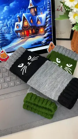 Women's Knitted Fingerless Gloves With Cute Cat Embroidery ce #Cat #Cute #Knitted #Embroidery #Viral   