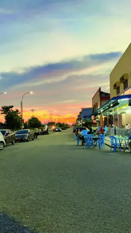 Mariee guys..dpn mamak de izan.. #manjungfoodie #manjunghalalfoods #crispyburger #manjung_perak 