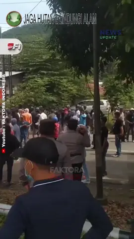 Ratusan warga yang tergabung dalam Masyarakat Lingkar Tambang dari Desa Leoran, Ossso, dan Ba'ka menggelar aksi demonstrasi di depan Kantor DPRD Enrekang Senin, 1 Desember 2025. Mereka menolak rencana pembukaan tambang yang dianggap mengancam ruang hidup, sumber air, dan keberlanjutan lingkungan di wilayah mereka.