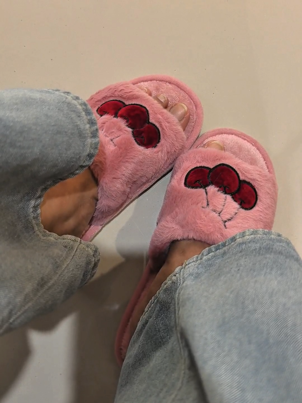 Cute indoor slippers🎧𐙚 #indoorslippers #indoorslipper #pambahayslippers #pambahayslipper #slippers 