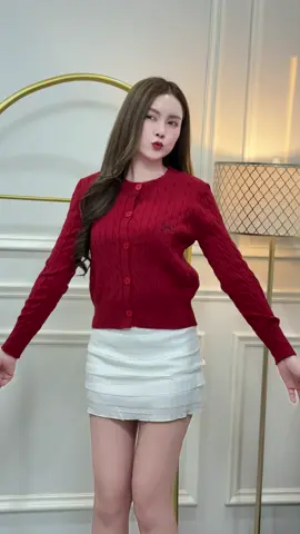 ❤️💚🧑🏻‍🎄🌲 #เสื้อคาร์ดิแกน #เสื้อคาร์ดิแกนไหมพรม #ชุดคริสต์มาส #ชุดวันคริสต์มาส #เสื้อแดง 