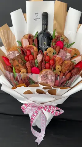 Buchet cu mezeluri tradiționale  📩Pentru detalii vă așteptăm în privat  #fyy #fyyyy #românia #manele #craciun 