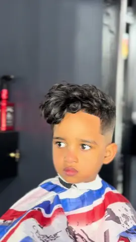 ይምጡ ፏ ብለው ይመለሳሉ 💈 አድራሻ -ቦሌ ቡልቡላ ማርያም ማዞሪያ ገበያነሽ ህንፃ 1ኛ ፎቅ☎️0906422909 #bole #bulbula #mariyam#mazoriya #mkbarber