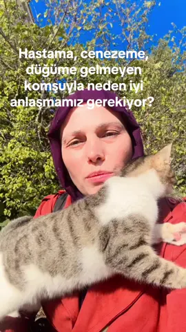 Komşuluk çok önemli fakat senin kötü gününde olmaz mutlu gününde hiç olmaz o zaman sokaktan geçen birinden farkı ne? #keşfet #yaşam #komşuluk #human #sokak 