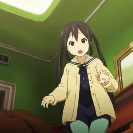 poor yui (ib:@kona_edit3)  #azusanakano #yuihirasawa #animeedit #anime #fyp 