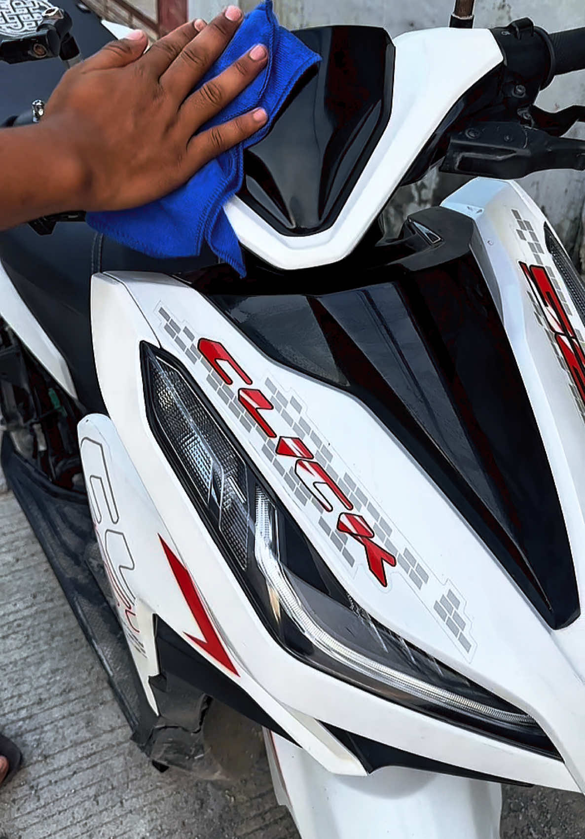 Pwede sa motor o sa kotse!😍 #foresee #waterspotremover #waterspotremovergel #trendingwaterspotremover #fyp 