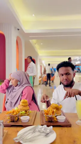 @@queenquresha20 @Jaabir isaak ahmed #favorite 