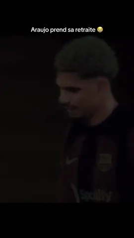 Araújo stoppe sa carrière pour une durée inconnue. La pression l’a détruit. #araujo #ronaldaraujo #barcelona #tristemaisvrai #retraitefoot 