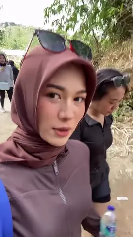 next beli legging sz XL jangan L lagi ketat bgt di gue:(