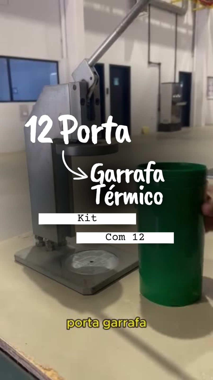 Kit 12 Porta Garrafa Térmico 1L! Parede dupla que mantém seu litrão gelado por muito mais tempo. ❄🍻 #PortaGarrafa #Termico #Litrao #Churrasco #Bar  