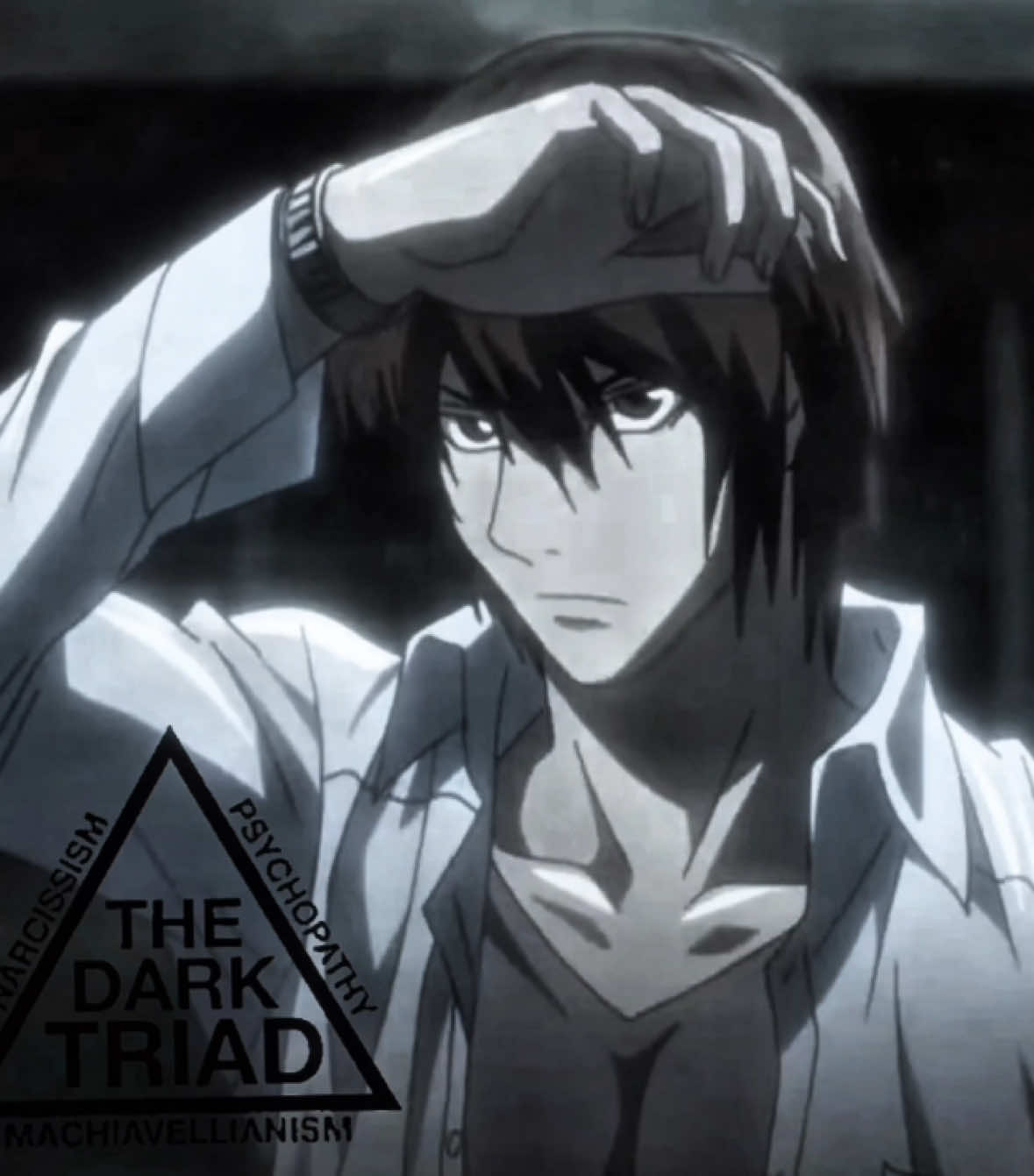 Кира — это имя, которым стали называть таинственного убийцу, уничтожающего преступников по всему миру необычным способом. На самом деле Кирой является Лайт Ягами, гениальный школьник, нашедший мистическую Тетрадь смерти, принадлежащую синегами Рюку. Поняв, что может убивать, просто записывая имя человека, Лайт решает создать «идеальный мир», где нет преступников, а его самого будут считать богом справедливости. Он начинает систематически устранять преступников, и общество быстро замечает это — так появляется легенда о Кире. Пока одни считают Киру героем, другие считают его жестоким убийцей.#anime #deathnote#kira#edit#L  