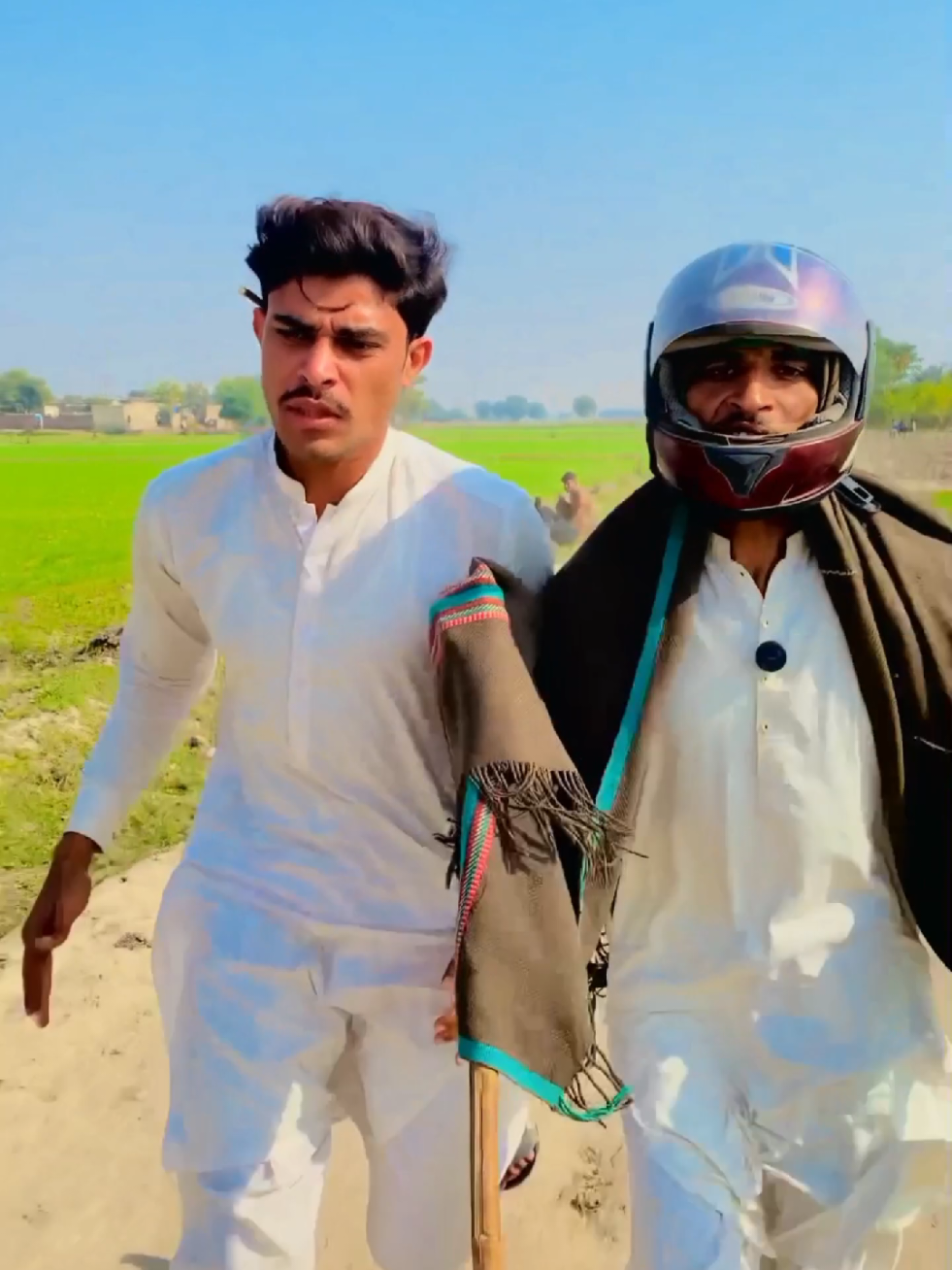 yahain seenr ko gurbat garibi di koi had hondi a🤣 plz dear tiktok team don't under review my video#luckysquad #foryoupage #fypシ #foryou #viral 