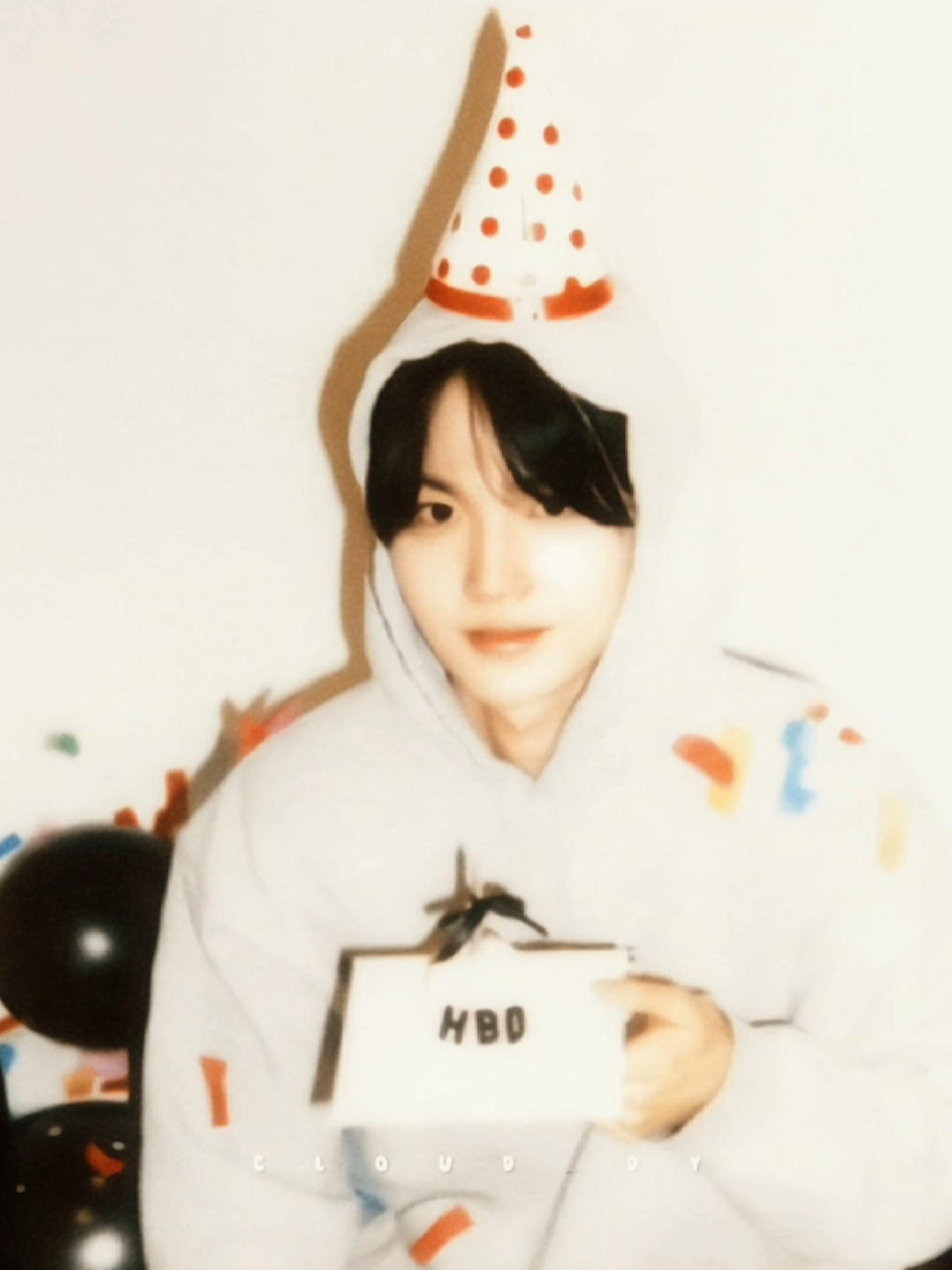 [12.04] happy birthday, dobby! i have nothing to say, but thank you. I'm thankful to have met you 🥹🤍 #doyoung #doyoungbirthday #treasure 