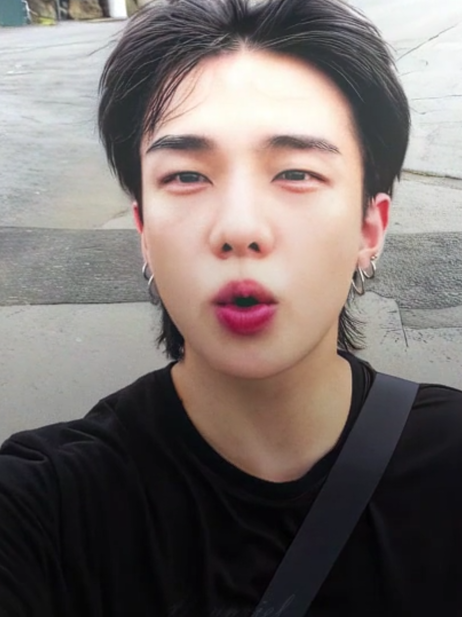 NEW HYUNJIN VLOG IS OUT! Ib: @daemsiel  #hyunjin #straykids #skz #kpop #fyp 