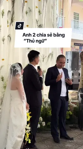 Những lời chia sẻ bằng “Thủ ngữ” của Anh 2 gửi đến em trai trong lễ Vows! #MCHoangTuan #BilingualMC #mccuoisongngu #WeddingMoment #vows 