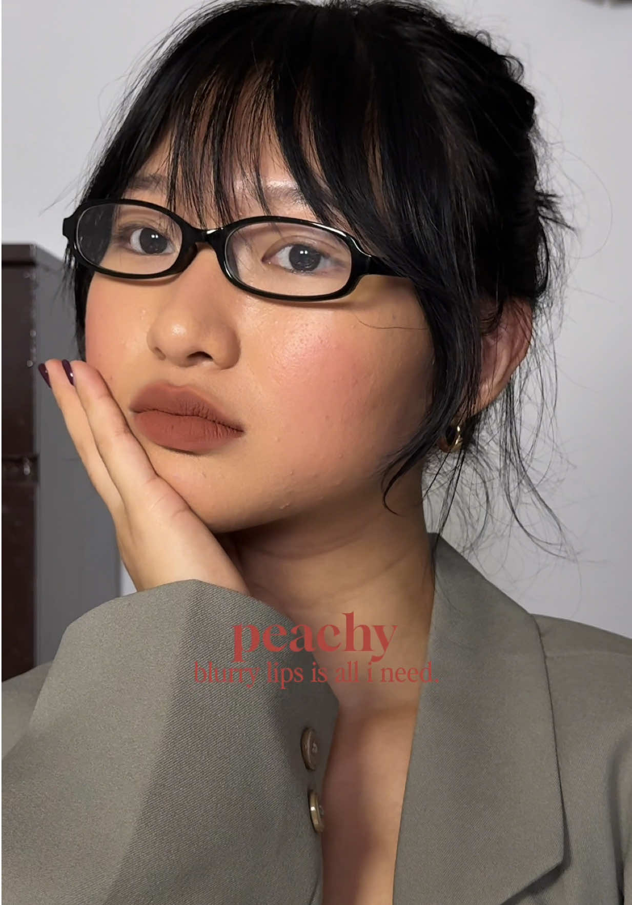 peachy blurry lips 🍑 