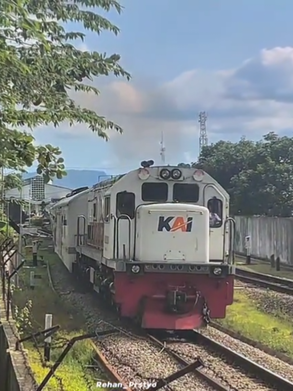 ritual pemanggil kobong👻 ##kawanrailfans🎭 #foryoupage #srfdd🛐  #keretaapi #masukberanda 
