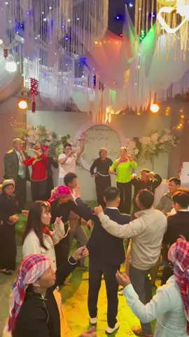 Mất mấy ngày để chuẩn bị và cỗ .chúc mừng hạnh phúc em trai