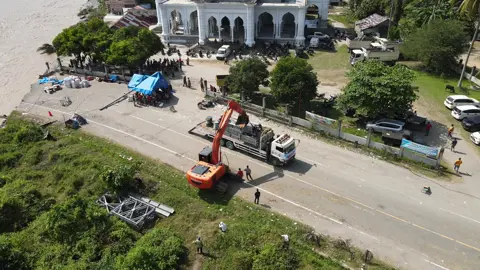 Teupin Manee Bireuen tgl 2 Des 2025 Jembatan Bailey dalam pengerjaan #prayforaceh #banjir #pascabanjir #dronevideo #bencanaalam 