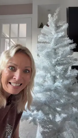White Christmas trees! #tree #christmastree #tiktokmademebuylt #decorations #christmas 