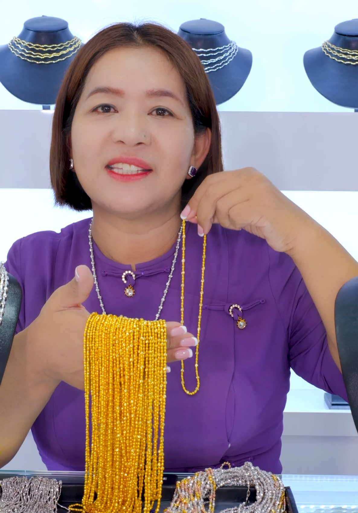 #မေကြီးကိုယ်တိုင်မိတ်ဆက်ပေးနေတဲ့3ဂရန်ဝန်းကျင်18kကြိုးတွေ😍#ချစ်ရင်အသဲပေး💖ခဲ့နော်🥰 #ဇွဲထက်စိန်ရွှေရတနာဆိုင် #zwehtetgoldandjewellerychannel1 #4milionviews 