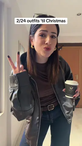 Έχετε καταλάβει ότι θα το χορεύω μέχρι τα Χριστούγεννα, έτσι; 😝 #fyp #OOTD #christmas2025 #fypageシ #outfitinspo 