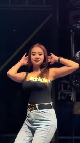 Lagune enake kapan rilis e lur 😅 @eveecahayaa_ #soundsystemblitar #dancerkarnaval #xsanofficial @CASPER @irpan_discjokey2505 