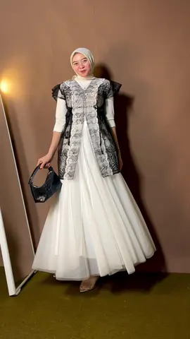 Outer brukat😍salah satu outfit raya yg CANTIK & tidak membosankan✨🥳karena bisa ganti” bawahan🫶🏻 #outerbrukat #atasanbrukat #ootdlebaran #outfitkondangan #outfitinspo 