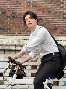 Lee Dong Wook  Credit to the owner  #leedongwook #leedongwook_official #viral #fyp #이동욱 @☀DhitWookDong☀ 