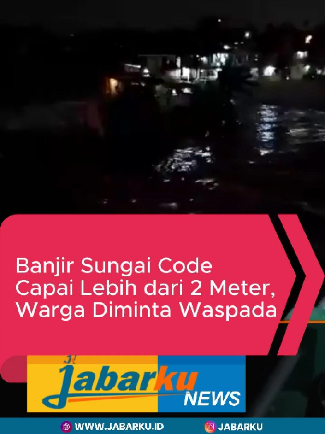 Yogyakarta, 02/12/2025 — Banjir terkini di aliran Sungai Code, tepatnya di kawasan tengah Kota Yogyakarta, dilaporkan telah mencapai ketinggian lebih dari 2 meter pada Selasa (02/12) pukul 18.13 WIB. Kondisi ini membuat warga di sekitar bantaran sungai diminta tetap meningkatkan kewaspadaan. Petugas gabungan terus memantau perkembangan debit air di beberapa titik rawan. Belum ada informasi lanjutan mengenai dampak kerusakan maupun jumlah warga yang terdampak. #BanjirYogyakarta #SungaiCode #InfoTerkini #Yogyakarta #BencanaHydrometeorologi #WaspadaBanjir #PantauanBanjir
