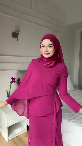 extra and more stuning wearing this colour 💗✨ #qiszar #trending #fy #fyp 