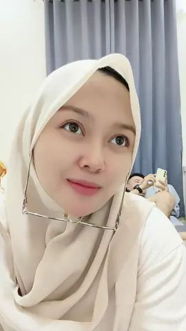 maka ijinkanlah aku mencintaimu atau biarkanku sekedar sayang padamu