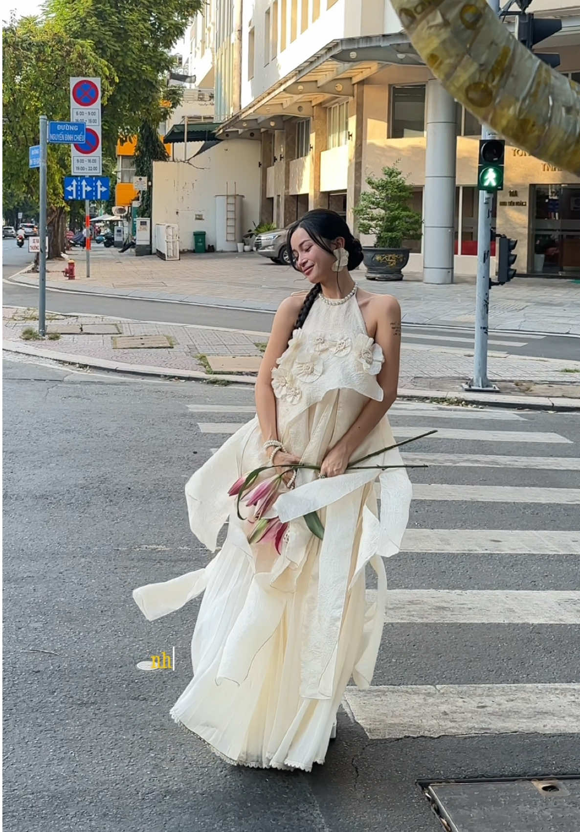 Ra quâng. Bắt đầu chạy KPI áo dài cho kịp tết nè trời #maikyhan #styling #aodai 