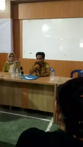 Wahidi Kades Kalimanggiskulon menyatakan mengundurkan diri dari jabatan sebagai Kades setelah beberapa jam menerima demo masyarakat yang mempertanyakan transparansi anggaran dana desa#mundur #jabatan #kades 