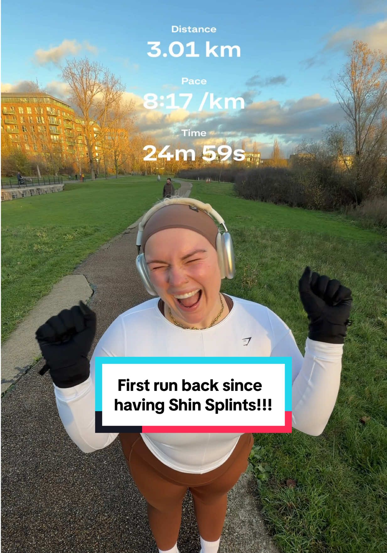 Let’s go on a run together for the first time since I got the ✨dreaded✨ Shin Splints🫠 I haven’t been able to run for about three weeks now and it’s honestly been so unbelievably frustrating!!!! Just as I was starting to fall in love with running and was in such a good routine I had to stop🥺 BUT after lots of physio, a PROPER Gait Analysis at Run Active, some custom insoles from Foot Balance and taking the warm up + pre run stretches more seriously than the actual run itself we are BACK!!! There is literally no guarantee that the shin splints aren’t going to come back but I am literally doing everything in my power to try and stop them from returning!!!  BUT I am feeling hopeful and that honestly was probably my fav run I have ever done🥹- not checking my pace, running as slow as possible so I didn’t unintentionally aggravate my shin and just listening to my music and vibing!!! So fingers crossed we are actually out of running jail for the foseeable🤞🏼🤞🏼 Outfit Breakdown🤓 Leggings: @MAAREE Uplift Pocket Leggings XL Bra: Maaree Empower Sports Bra XL Tshirt: @Gymshark Running Back Vent T-Shirt size XL code ELMINT10 Headband: @Gymshark Women Diffuse Single Layer Headband code ELMINT10 Shoes: @New Balance Fresh Foam 1080v14 Socks: @Sweaty Betty  Gloves: @Puresport  #runtok #beginnerrunner #shinsplints #elmint #Running 