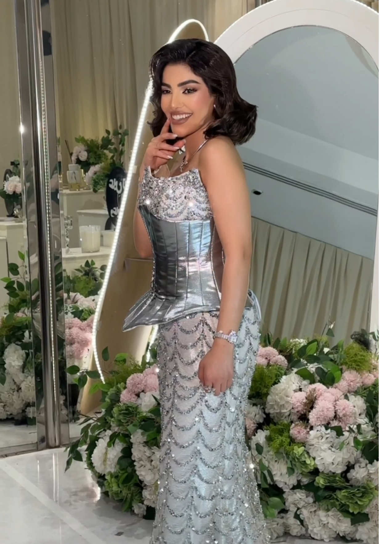 شكراً لكل كلامكم الحلووووو ❤️❤️❤️❤️ والله يبارك فيكم جميع , الفستان من @Tarraf.boutique #مو_اعلان #جود_العنزي #جود #fyp 