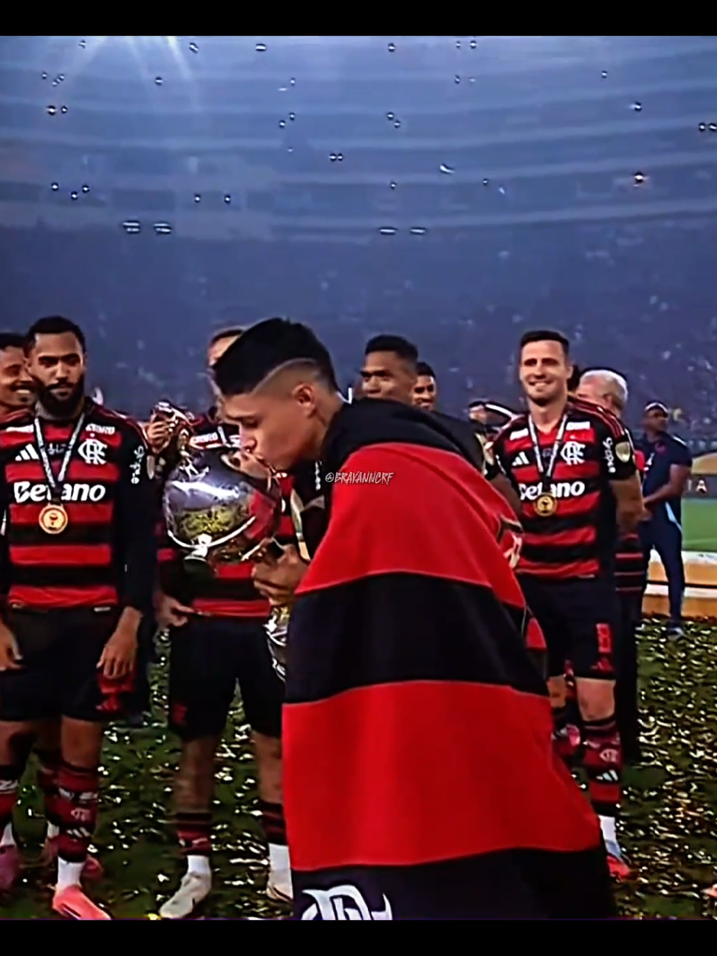 LUIZ ARAÚJO REPRESENTA MUITO A CAMISA DO FLAMENGO!🔥 #luizaraujo #flamengo #provocação #futebol #fyp 