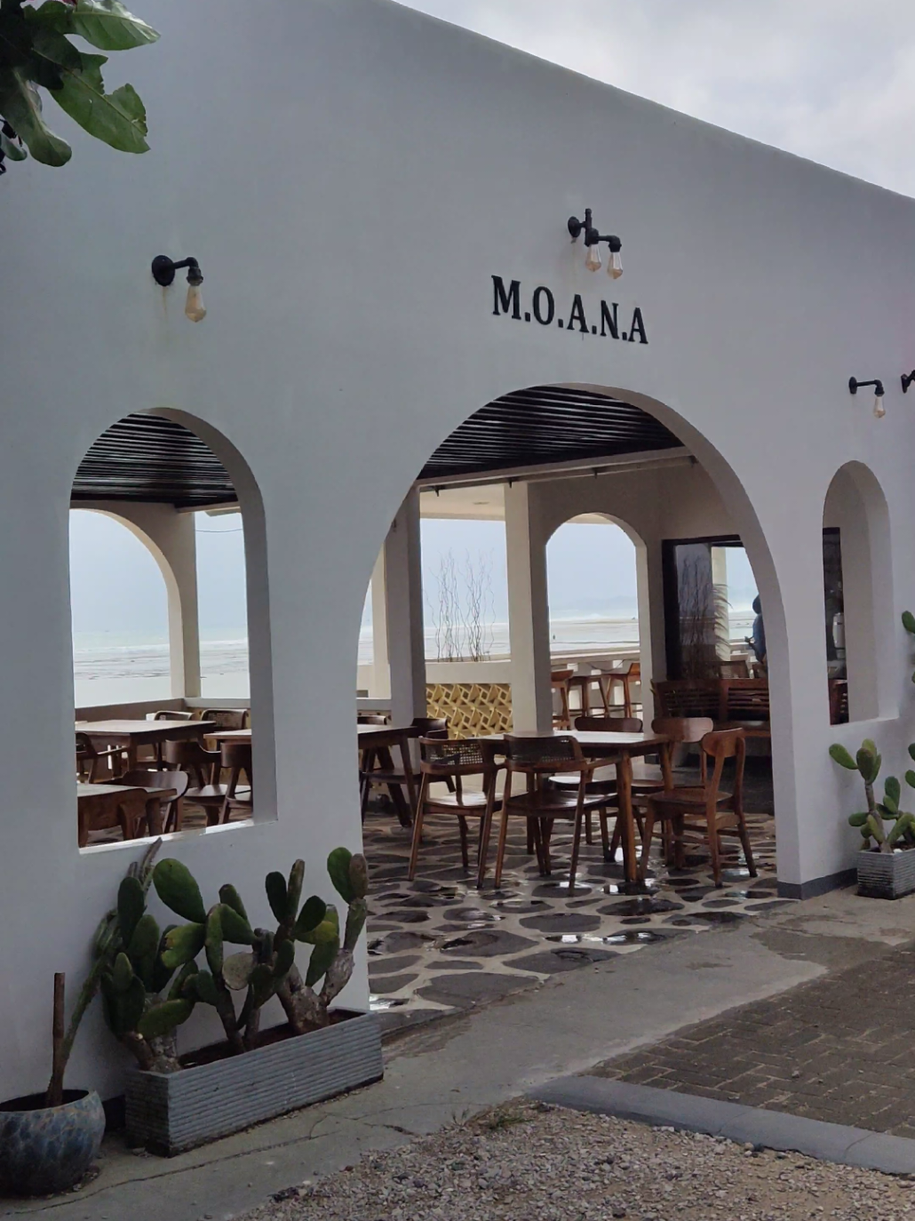 M.O.A.N.A . . . . #moana #moanaujunggenteng #tour #pinggirpantai #ujunggenteng