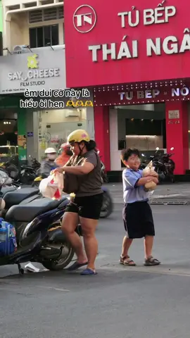 vô tình bắt được khoảnh khắc nì dễ thương quáaaa #tuanlocjollibee #xhtiktok #fyp 