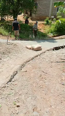 pembangunan jalan kp waluku desa mekarjaya,hasil UANG RAKYAT(IURAN)alhamdulillah hari pertama lancar,kalo nungguin dana di desa boro boro  #lebakbanten #masukberanda #fy @ABDI BANTEN 
