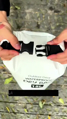 Túi chống nước Ocean Pack - túi đựng đồ và làm phao bơi khi cần #túichốngnước #phaobơi #vậtdụngcầnthiết #mưalụt 