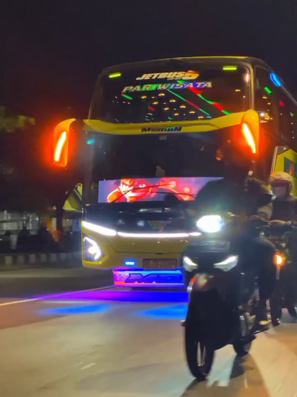 kerenn paraah si momon, yuk segera booking untuk healing akhir tahun🤩🌄 #sewabuspariwisata #sewabussoloraya #sewabusjateng #sewabusjatim 