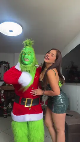 😅😅😅 @YEFI - EL MIL CARAS (OFICIAL)  #fyp #viralvideos #viraltiktok #peruana #navidad 