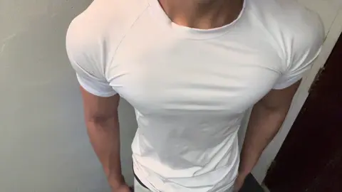 U or V :) #homeworkout #kim #855 #workout #GymTok 